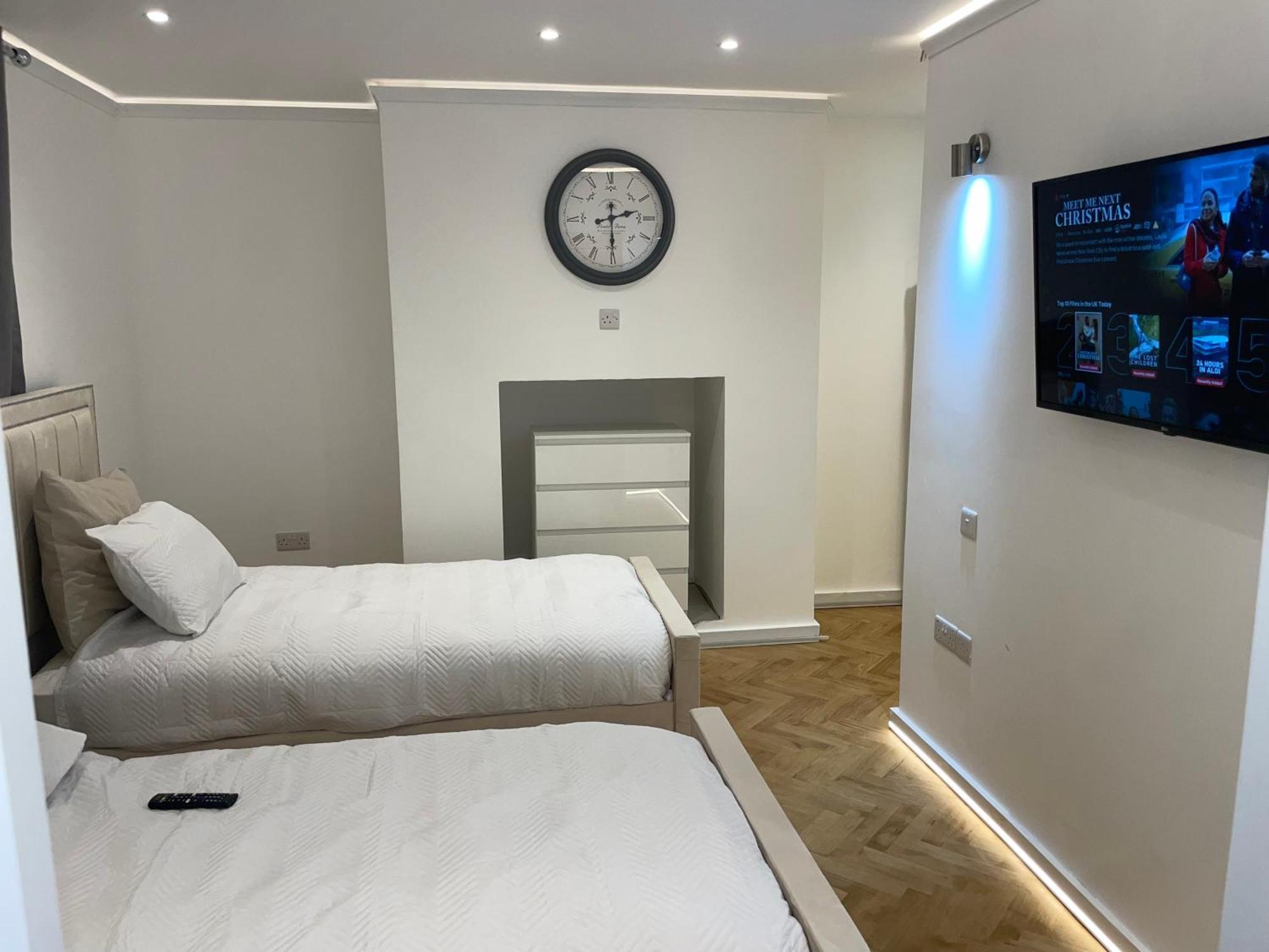 לונדון Stylish 2-Bedroom Getaway In The Heart Of Chelsea מראה חיצוני תמונה